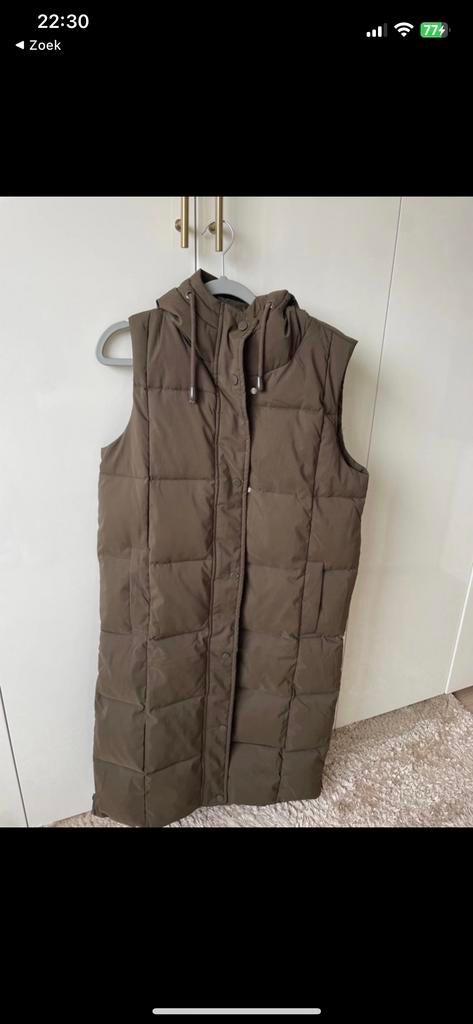 Lange gewatteerde bodywarmer met capuchon - Maat S, Kleding | Dames, Bodywarmers, Ophalen of Verzenden, Nieuw