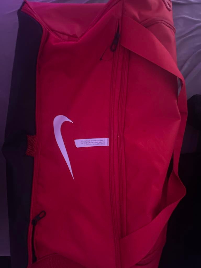 Nike Sporttas Rood - Ideaal voor Sport en Reizen, Ophalen, Gebruikt, Unisex volwassen