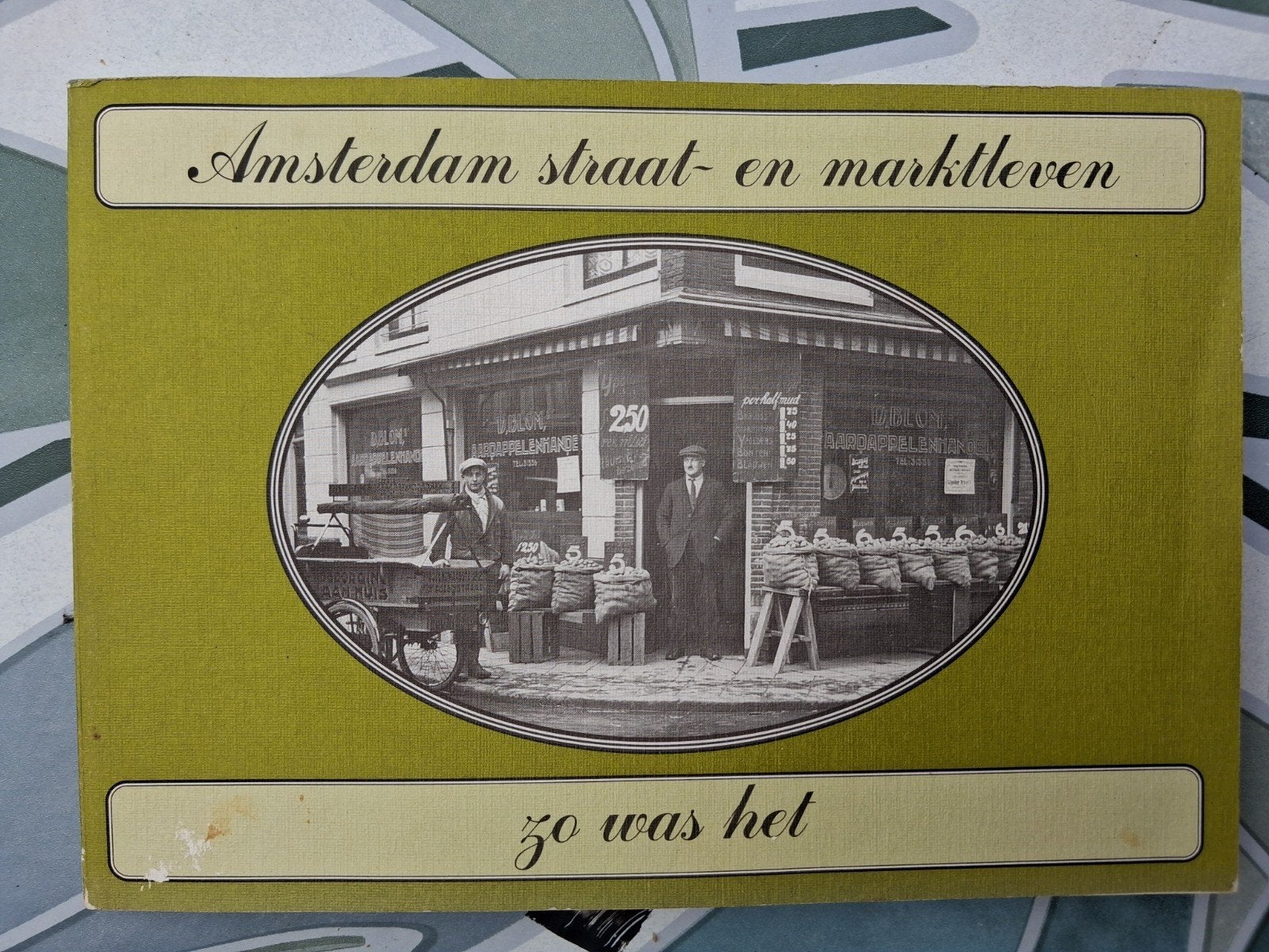 Amsterdam straat en marktleven, Boeken, Geschiedenis | Stad en Regio, Ophalen of Verzenden, Zo goed als nieuw
