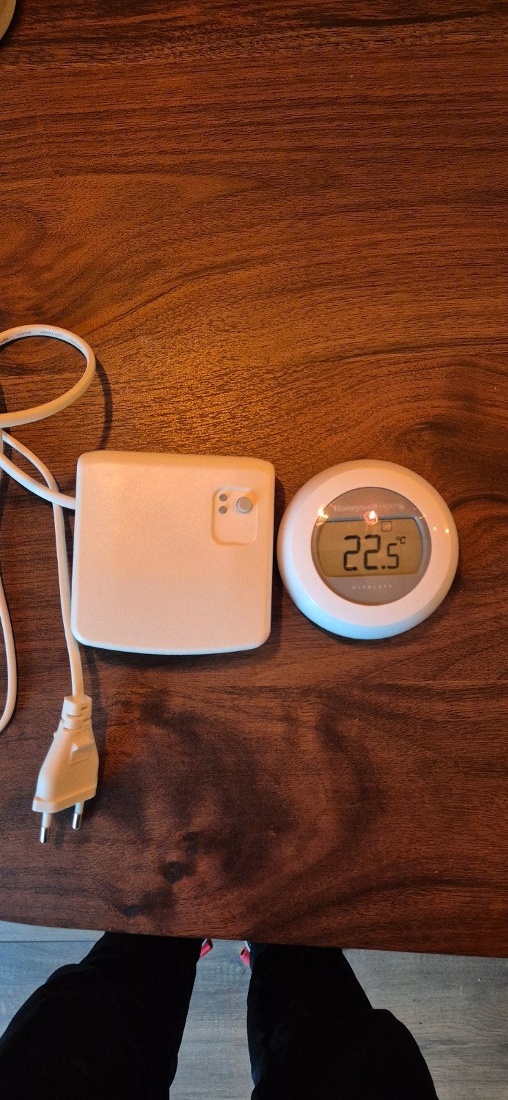Honeywell Round Wireless (T87RF) incl. BDR91 Ontvanger, Ophalen of Verzenden, Zo goed als nieuw