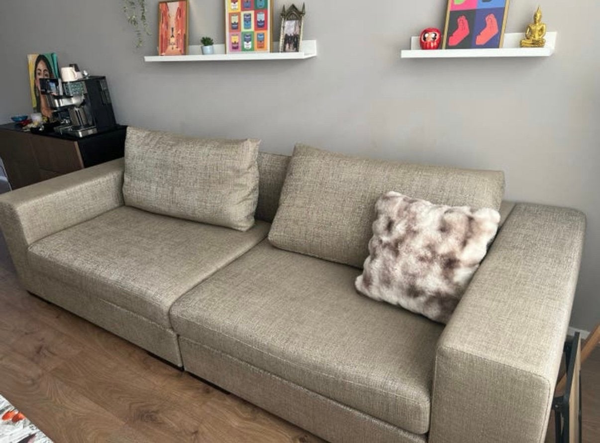 Moderne bank grijs/taupe boucle stof — 2-zits modulair, Ophalen, Zo goed als nieuw, Vierpersoons of meer, Stof