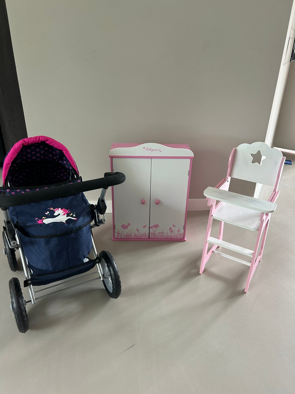 Poppenwagen, poppen kinderstoel, kledingkast, Ophalen, Zo goed als nieuw, Babypop