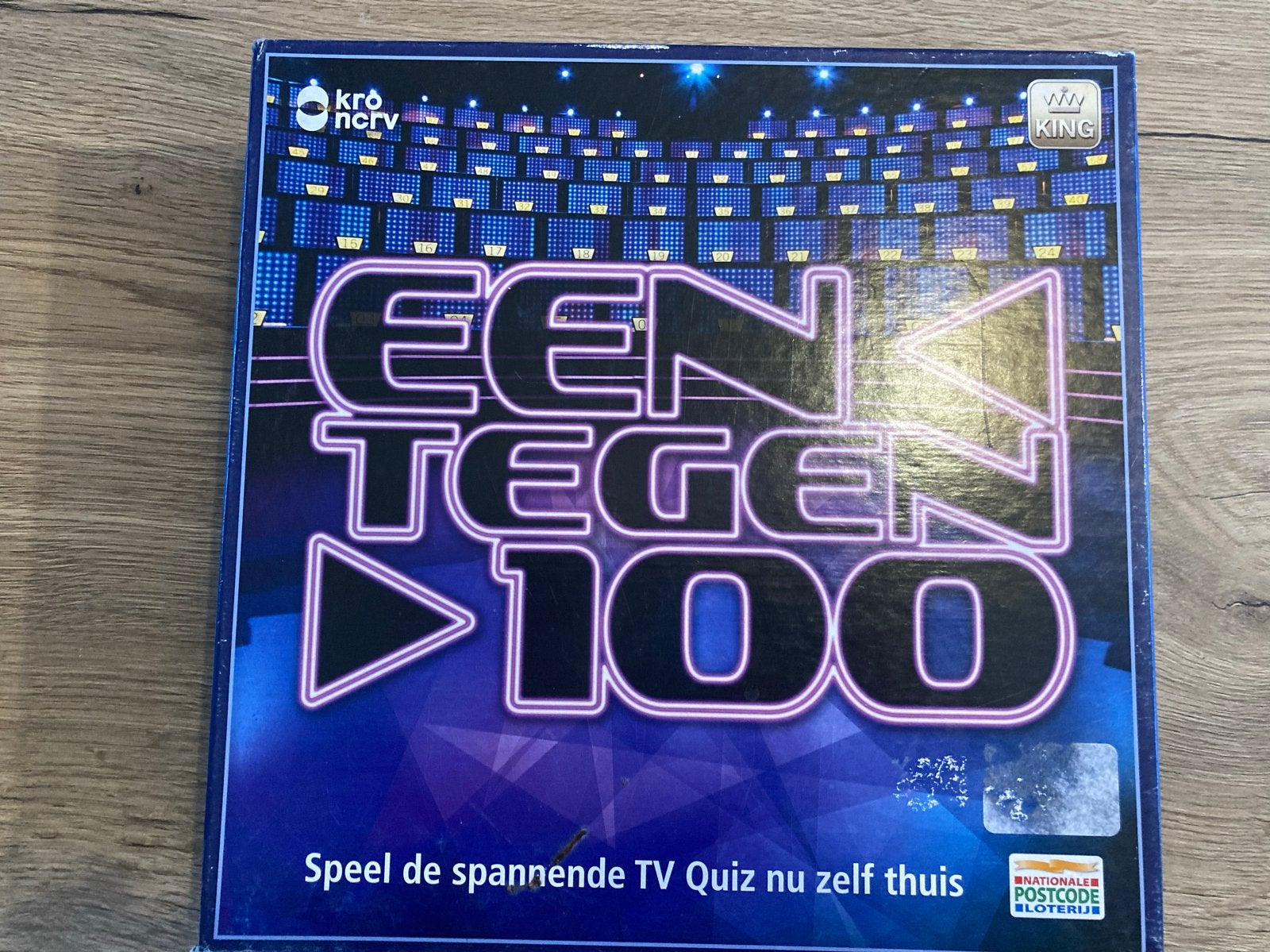 Een Tegen 100 Bordspel - Speel de TV Quiz thuis!, Hobby en Vrije tijd, Gezelschapsspellen | Bordspellen, Vijf spelers of meer