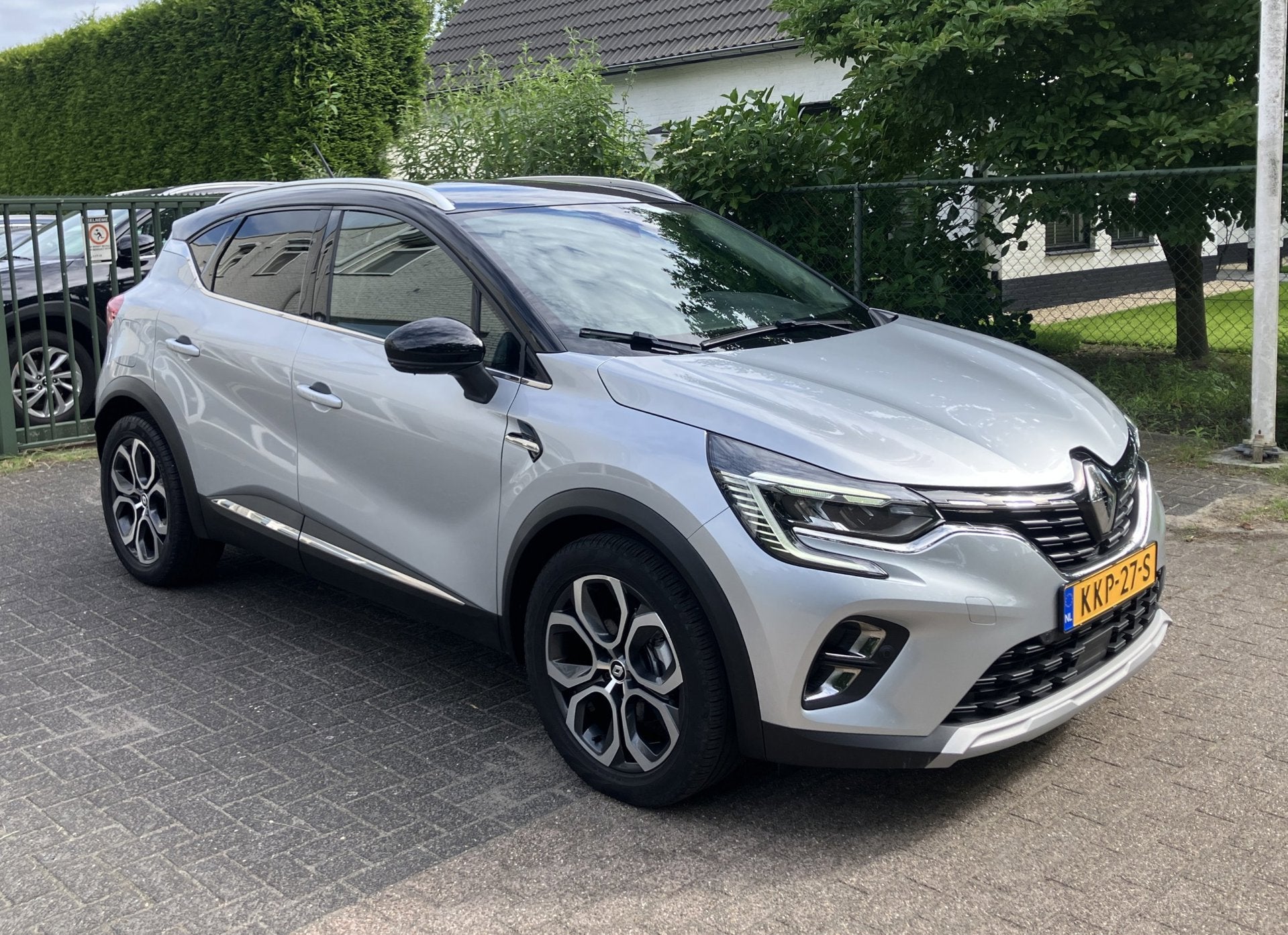 Renault Captur 1.6 E-Tech Plug-in Hybrid 160 Intens Carplay, Auto's, 77 km/l, Gebruikt, 4 cilinders, Parkeersensor