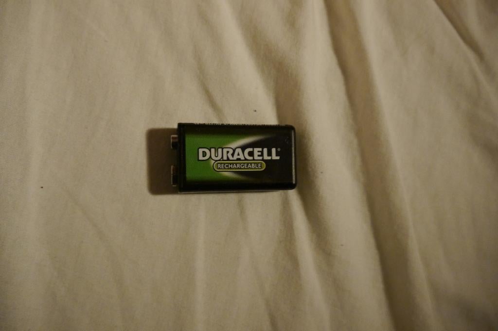 Blokbatterij oplaadbaar 9V Duracell, Ophalen of Verzenden, Gebruikt, Oplaadbaar