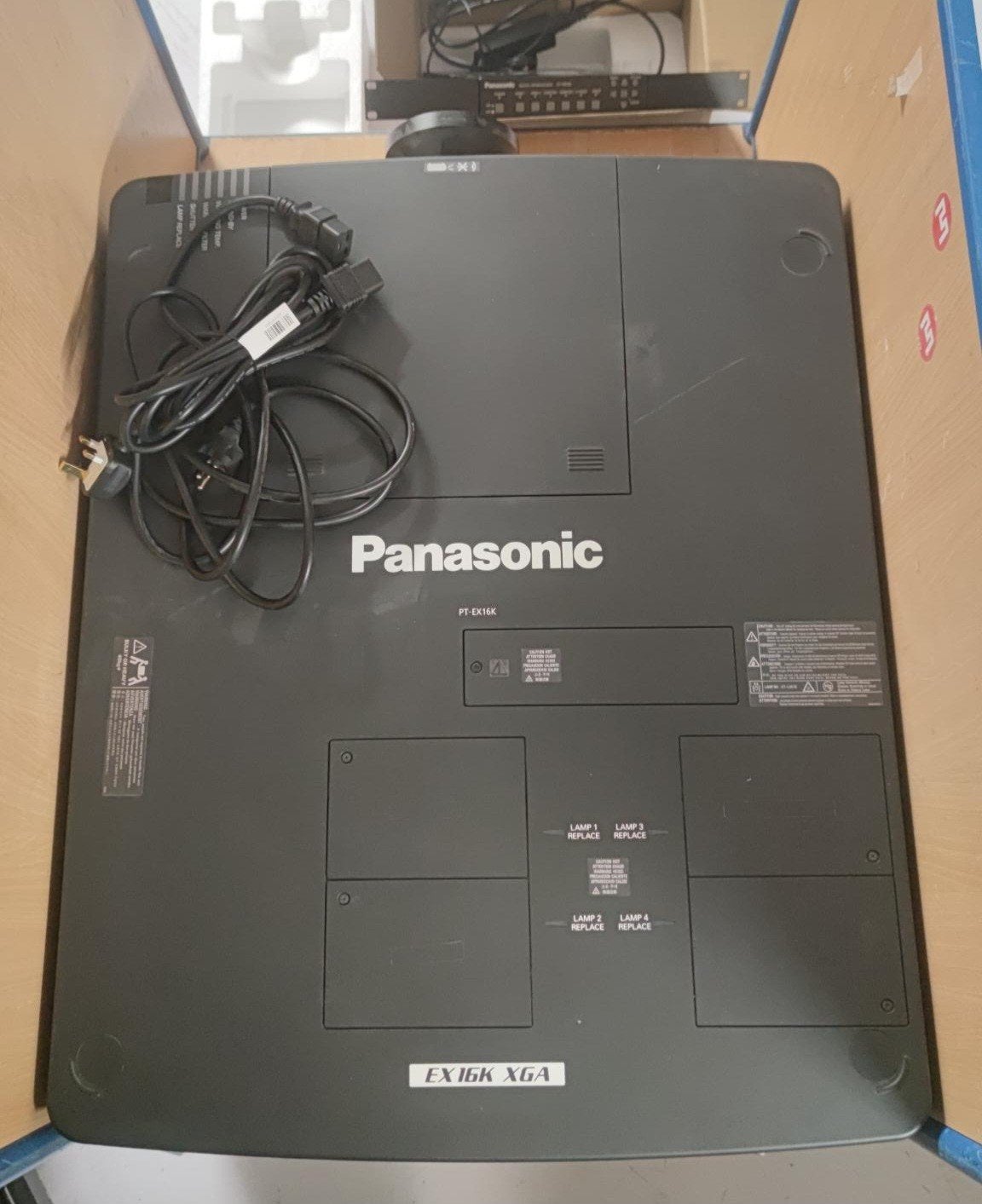 Panasonic PT-EX16KU Beamer Projector 16K 16000 lumen, Ophalen, Gebruikt, Panasonic, LCD