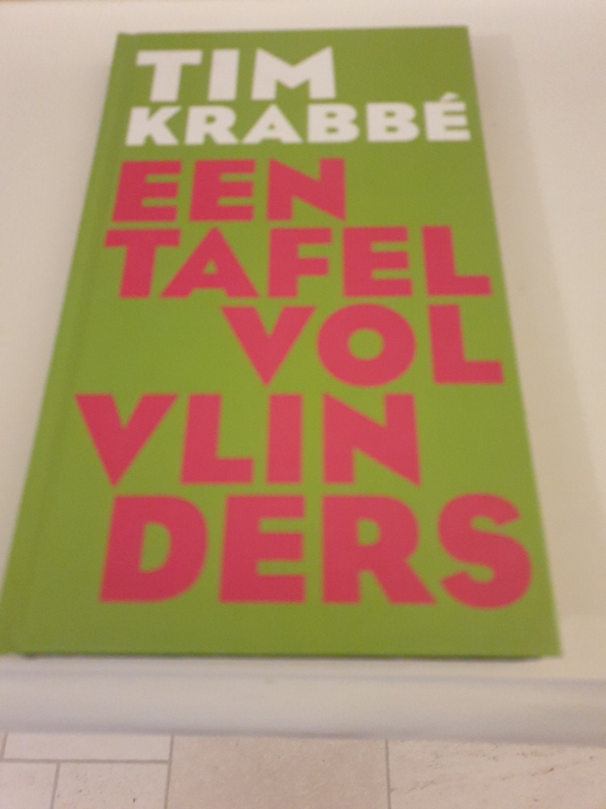 Tim Krabbe - Een tafel vol vlinders, Boeken, Ophalen of Verzenden, Gelezen