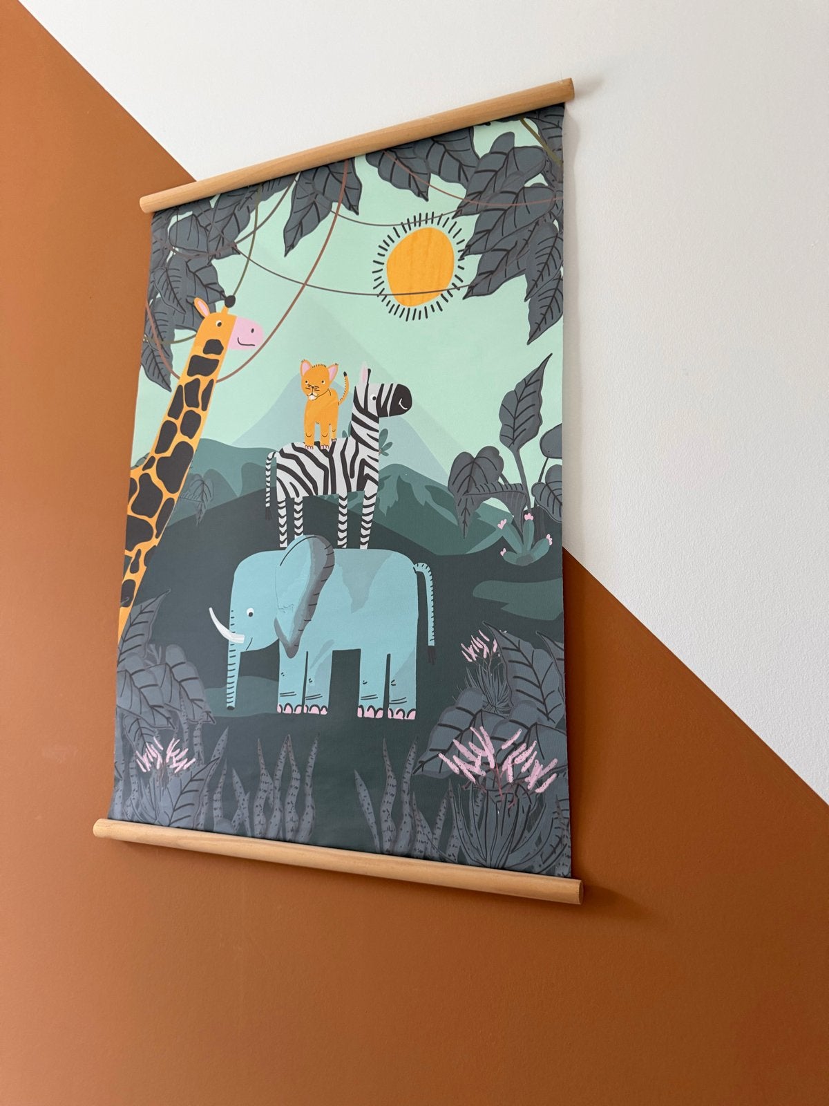 Leuke wandhanger met jungle dieren voor de kinderkamer, Wandhanger, Meerkleurig, Textiel, Ophalen of Verzenden