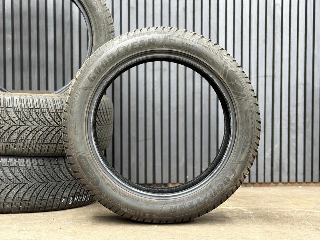 4x 235-50-19 Goodyear All season ca7mm dot22 €400,- all incl, Ophalen, Gebruikt, All Season, Band(en)