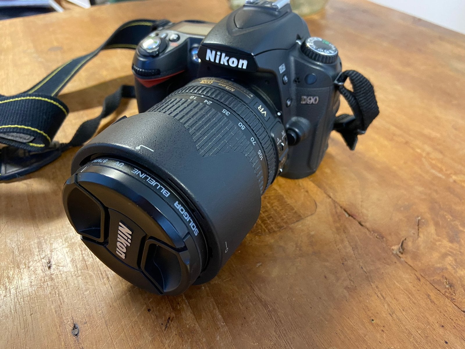 Nikon D90 + 18-105 VR + flitser + accessoires 11.142 clicks, Audio, Tv en Foto, Fotocamera's Digitaal, Ophalen of Verzenden, Zo goed als nieuw