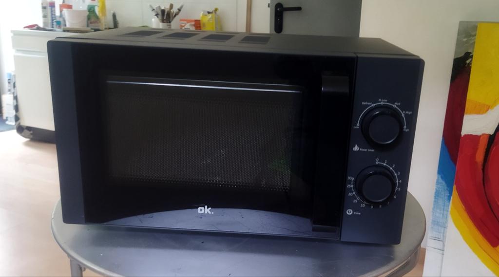 OK Magnetron Zwart met Draaiplateau - Zo goed als nieuw, Witgoed en Apparatuur, Magnetrons, Ophalen, Zo goed als nieuw, Draaiplateau