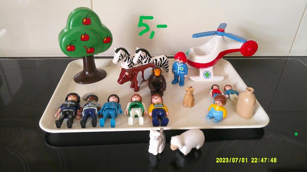 Playmobil poppetjes en dieren en helikopter + piloot., Kinderen en Baby's, Speelgoed | Playmobil, Ophalen of Verzenden, Zo goed als nieuw