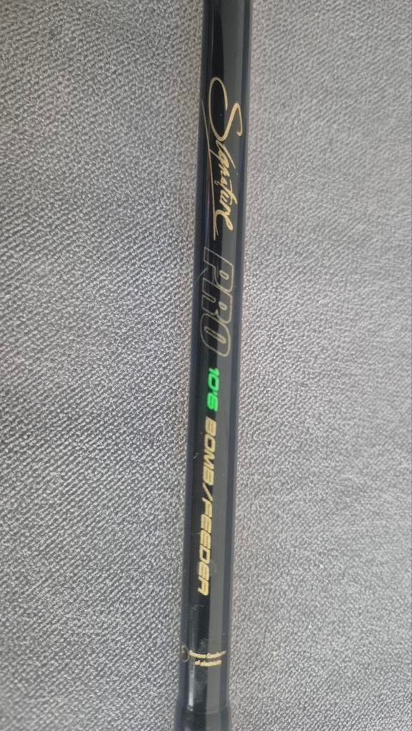Signature PRO 10'S Bomb/Feeder Hengel, Watersport en Boten, Ophalen of Verzenden, Werphengel