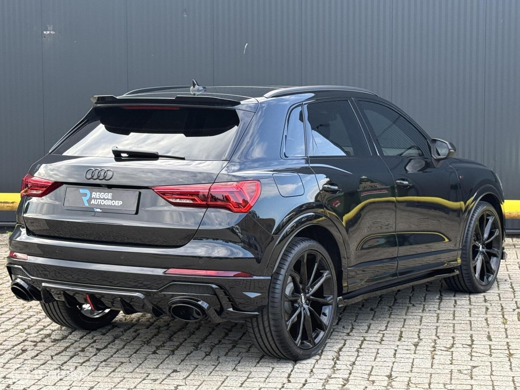 Audi Q3 35 TFSI S-Line RSQ3 Uitvoering | PANORAMADAK, 15 km/l, 4 cilinders, 150 pk, Bedrijf