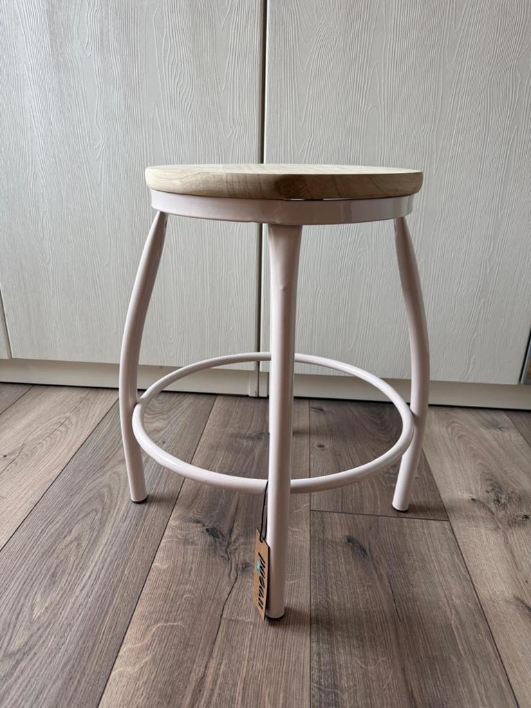 Te koop: set van WOOD krukjes Nomi, Ophalen, Nieuw, IJzer