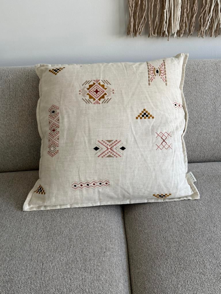 Mooi Yaya Home kussen, Huis en Inrichting, Ophalen of Verzenden, Zo goed als nieuw, Beige, Vierkant
