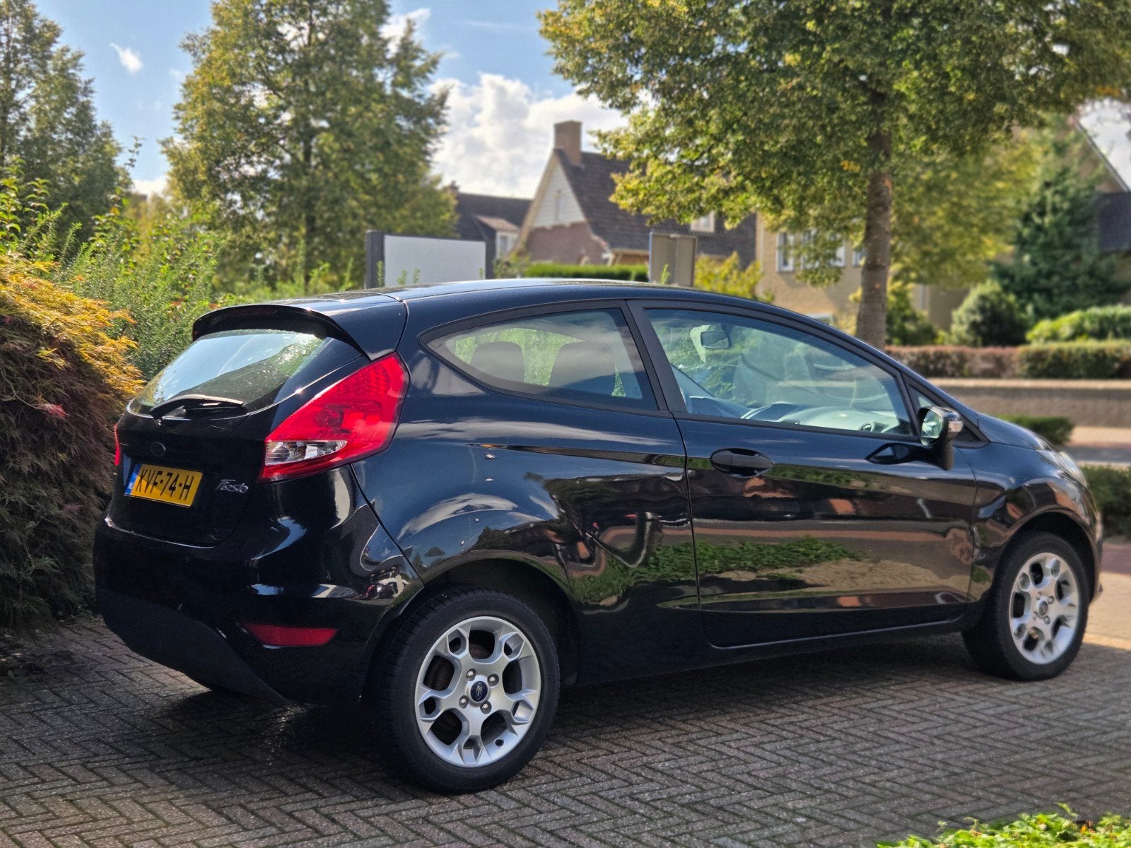 Foto 2 van Ford Fiesta 1.25 44KW 3DR 2009 Zwart