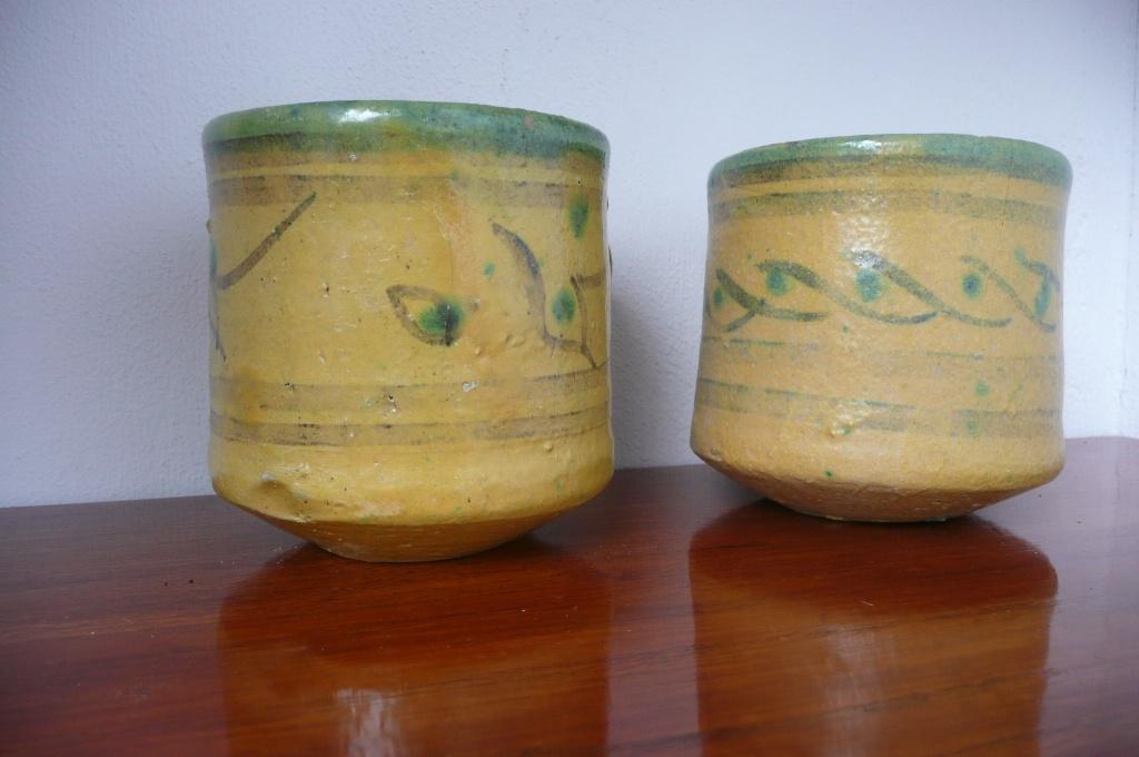 twee aardewerk mokken (384), Ophalen of Verzenden
