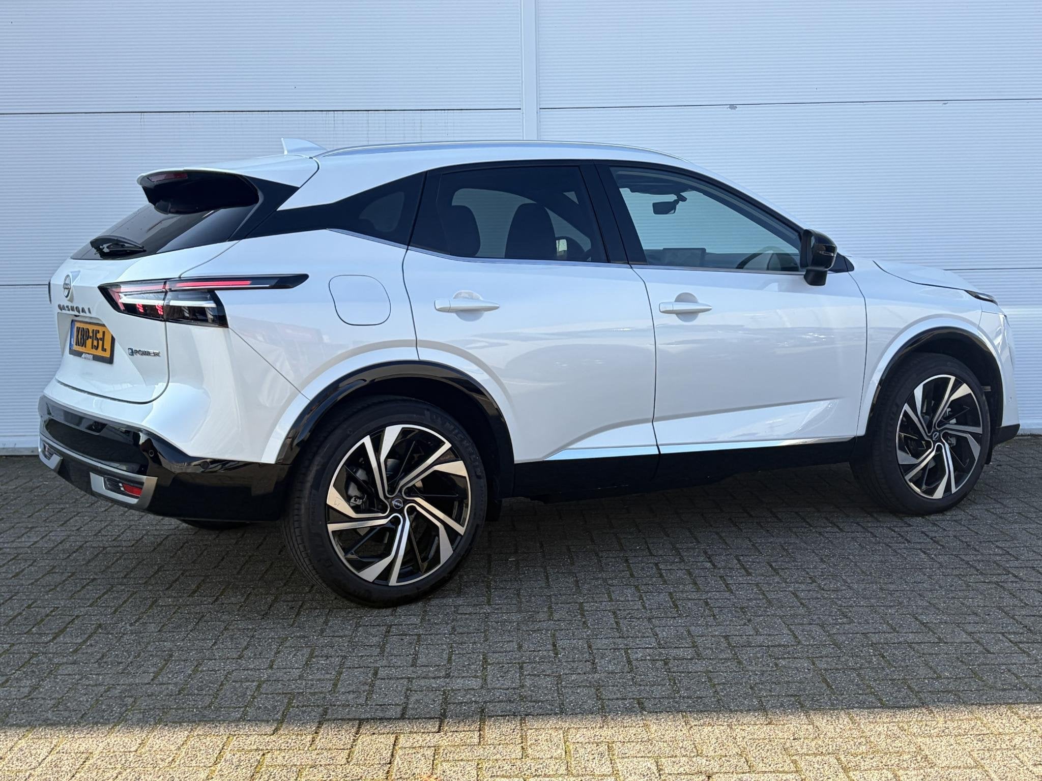 Nissan Qashqai 1.5 e-Power Tekna Plus Stoel- en stuurwielver, Auto's, Automatische klimaatregeling, 1498 cc, 2 kWh, Wit