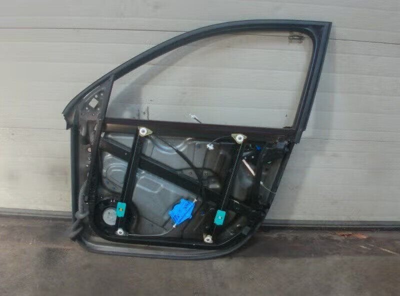 PORTIER LINKS VOOR Volkswagen Touareg (7LA / 7L6), Auto-onderdelen, Gebruikt, Berliner Ring 2 38440 Wolfsburg, DE, Volkswagen AG