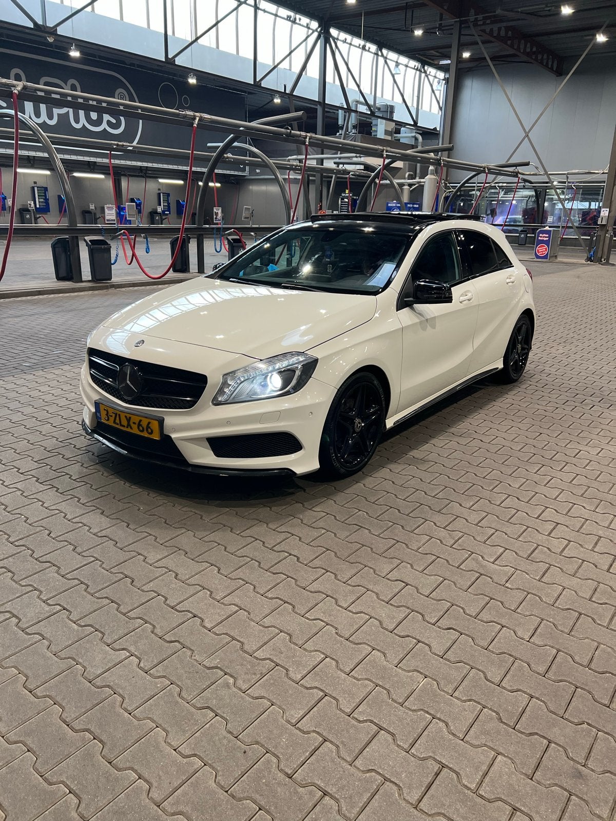 Mercedes-Benz A-Klasse A180 1.6 Blue EFF Aut7 2013 Wit, Auto's, 1295 kg, 4 cilinders, 1595 cc, 1200 kg