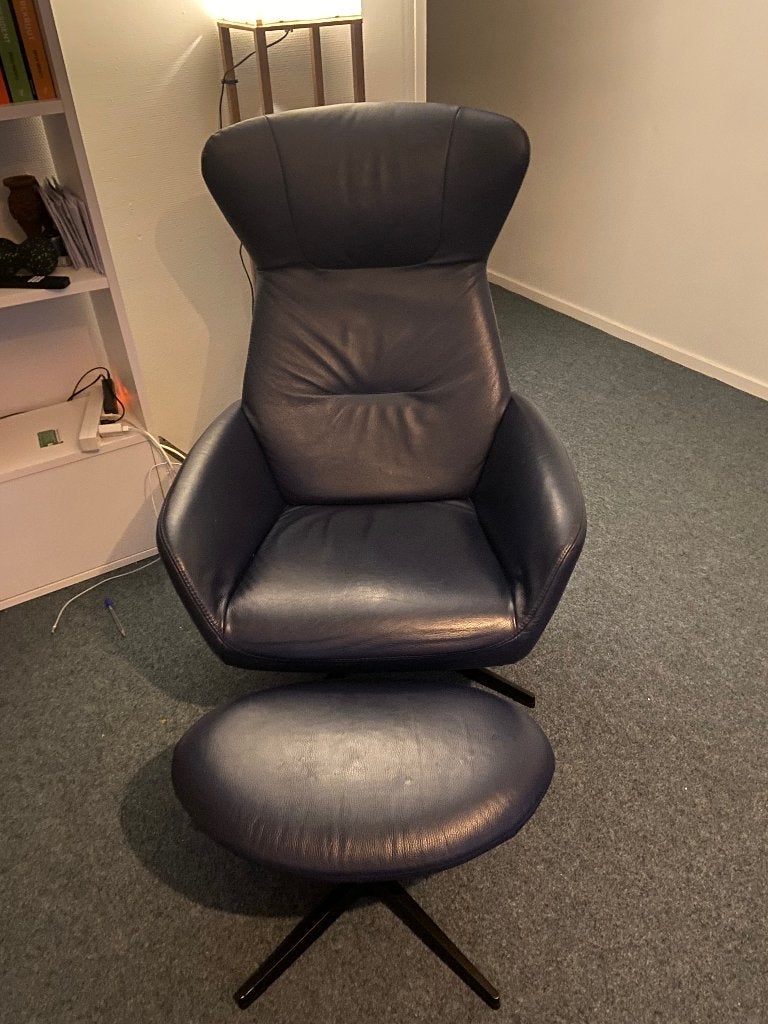 Relaxfauteuil + voetenbank, Ophalen, Minder dan 75 cm, Zo goed als nieuw, Leer
