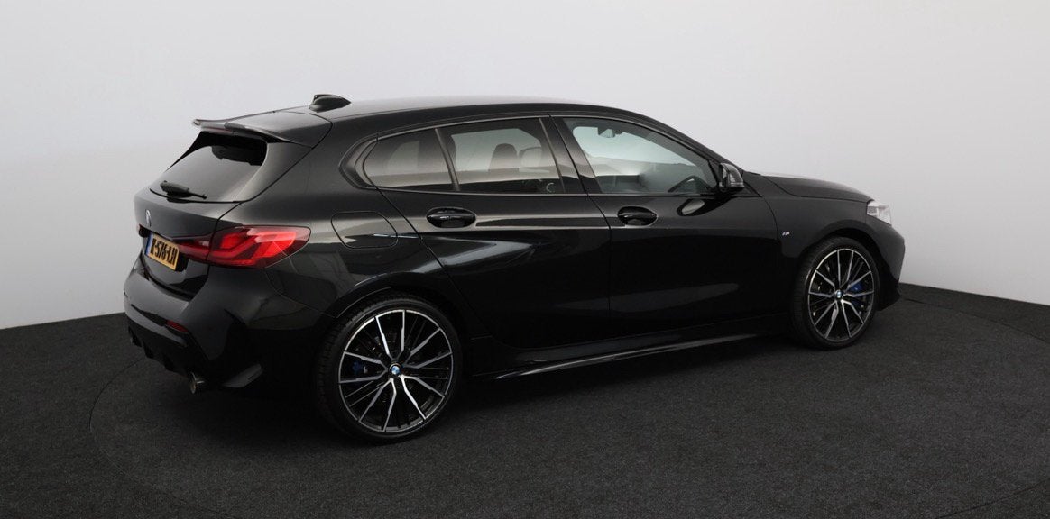 BMW 1-Serie 120i 178pk Aut 2021 Zwart, Auto's, 1998 cc, 4 cilinders, Zwart, 178 pk