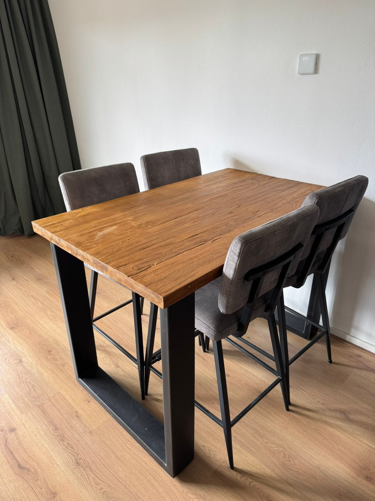Hoge houten 4-persoons eettafel met stoelen, Ophalen, 100 tot 150 cm, Eikenhout, 50 tot 100 cm