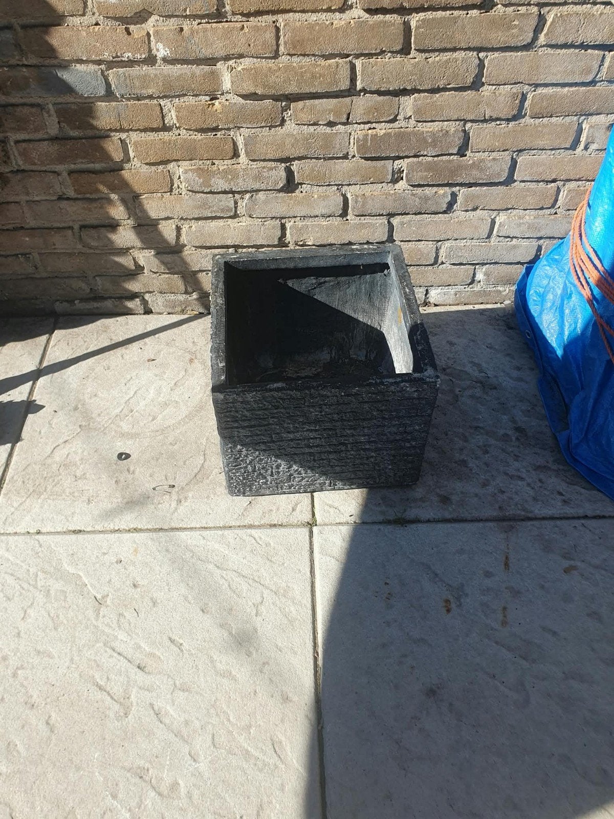 Robuuste vierkante bloempot - Grijs/Zwart, Ophalen, Overige materialen, Gebruikt, Minder dan 60 cm