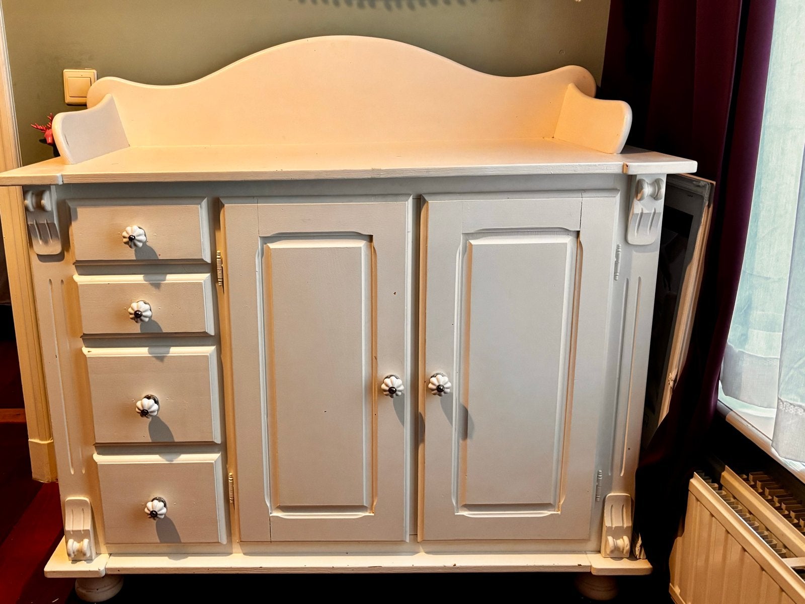 Brocante commode met lades en deurtjes, Ophalen
