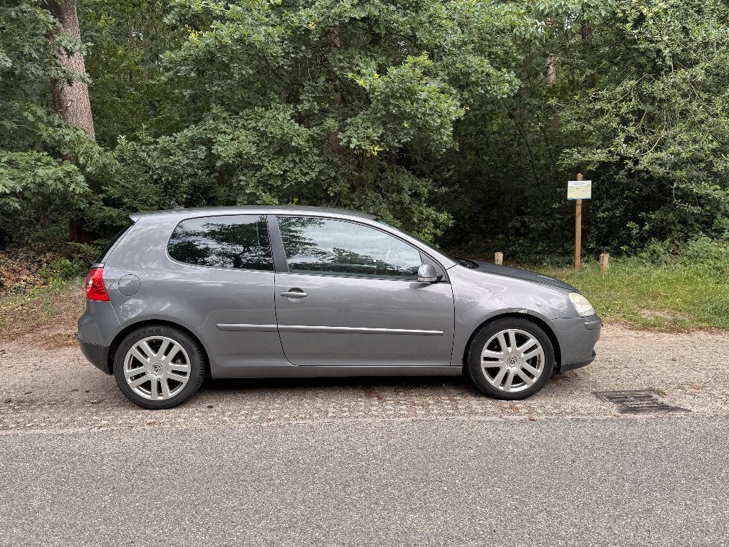 Volkswagen Golf 2.0 FSI(2005)–3-deurs–veel opties–APK 5/2027, Auto's, Volkswagen, Particulier, Golf, ABS, Airbags, Airconditioning
