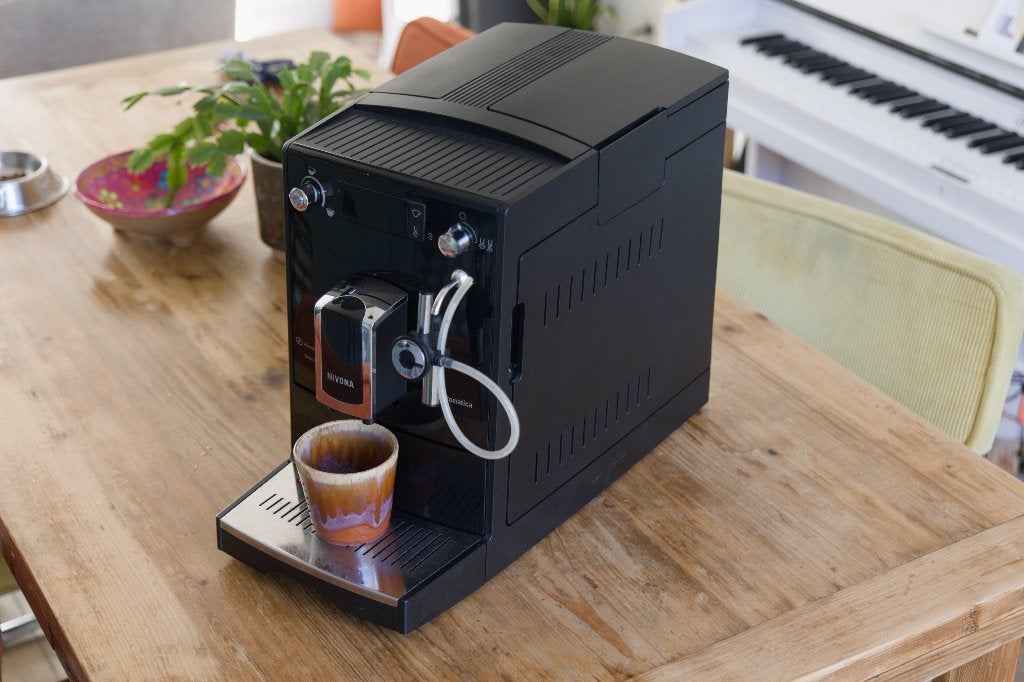 Nivona CafeRomatica 646 espressomachine, Ophalen, Koffiebonen, 2 tot 4 kopjes, Afneembaar waterreservoir