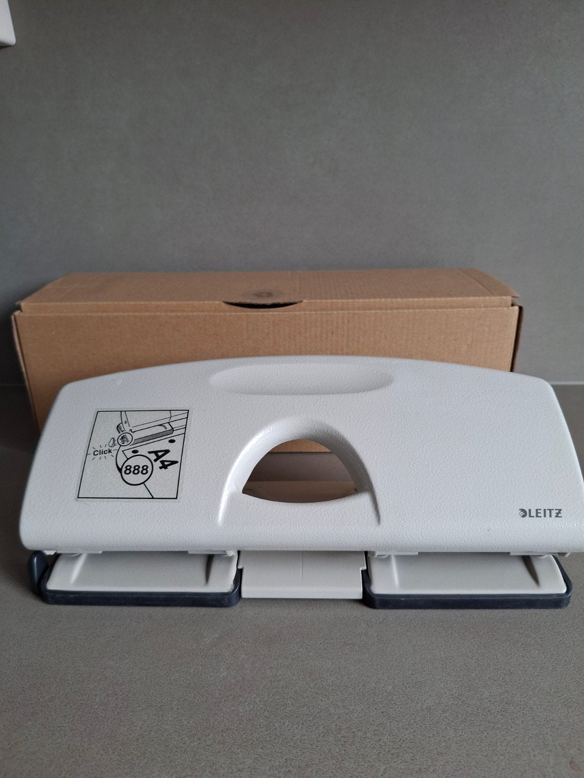 Leitz perforator 4 gaats - meerdere vellen, Ophalen