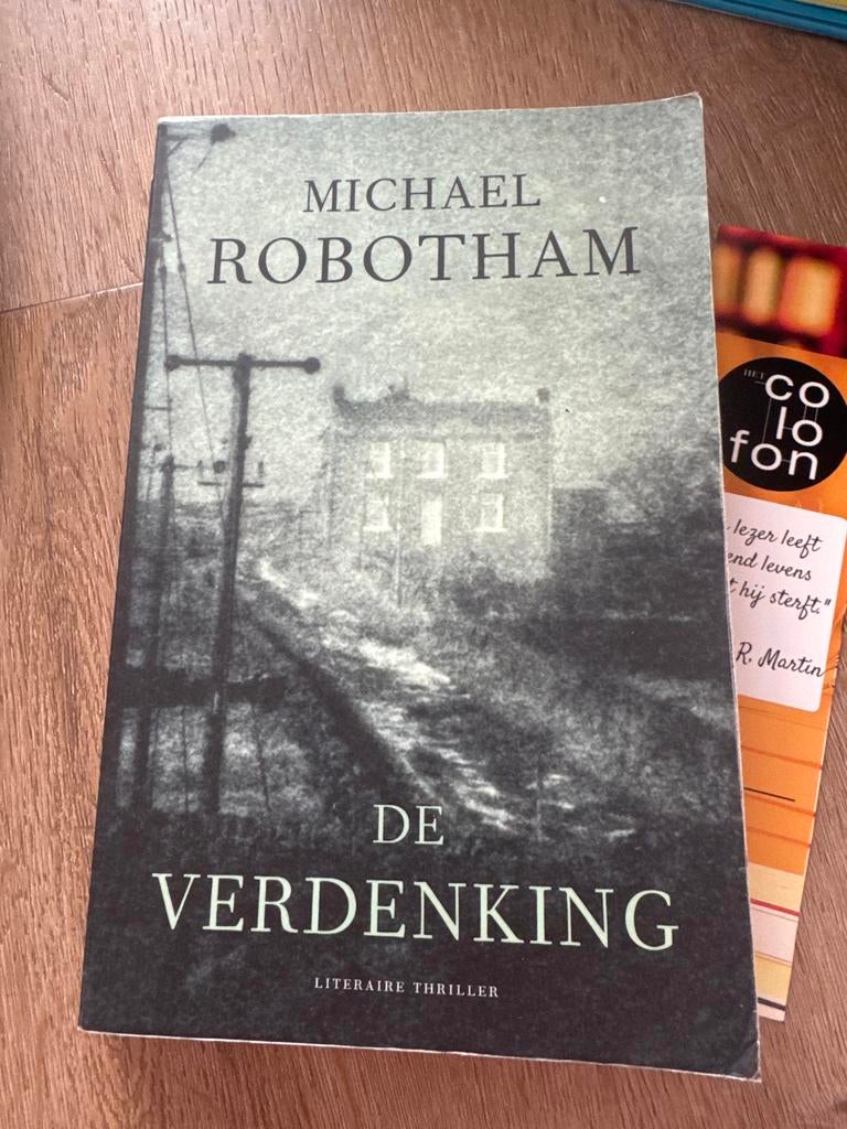 De verdenking - Michael Robotham (Literaire thriller), Ophalen of Verzenden, Zo goed als nieuw