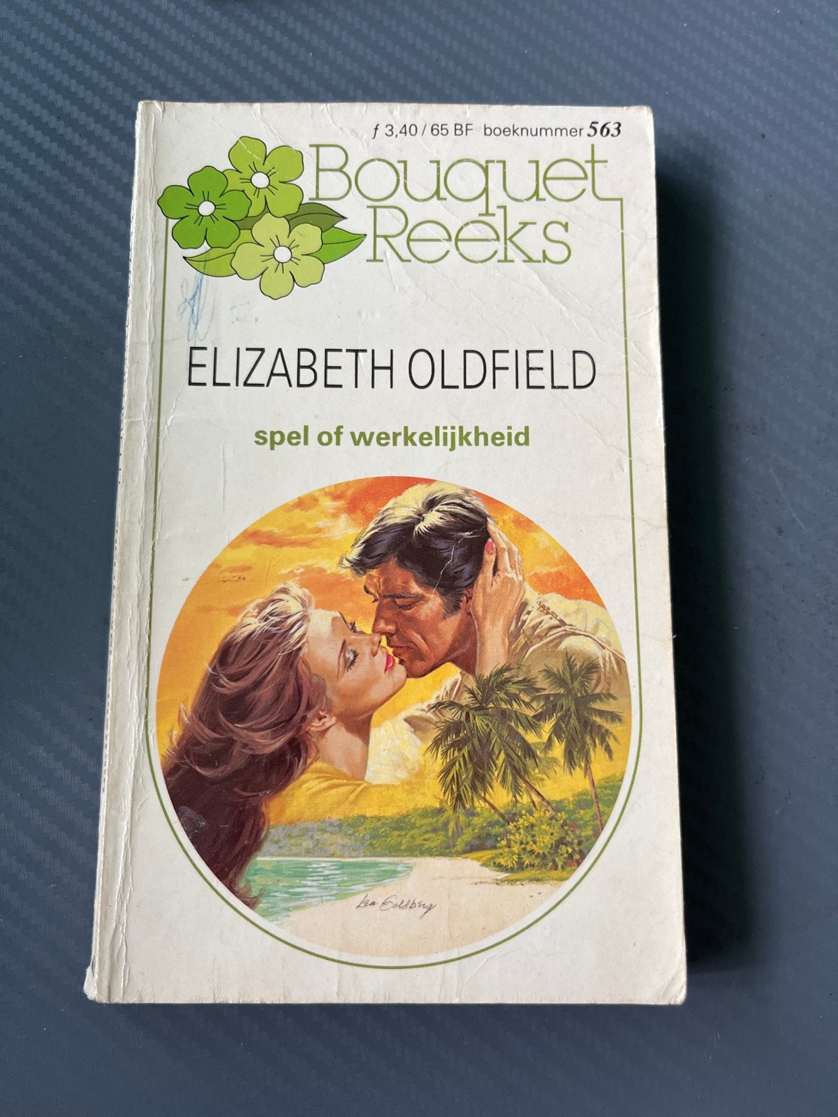 Bouquet Reeks: Spel of Werkelijkheid - Elizabeth Oldfield, Ophalen of Verzenden, Gelezen