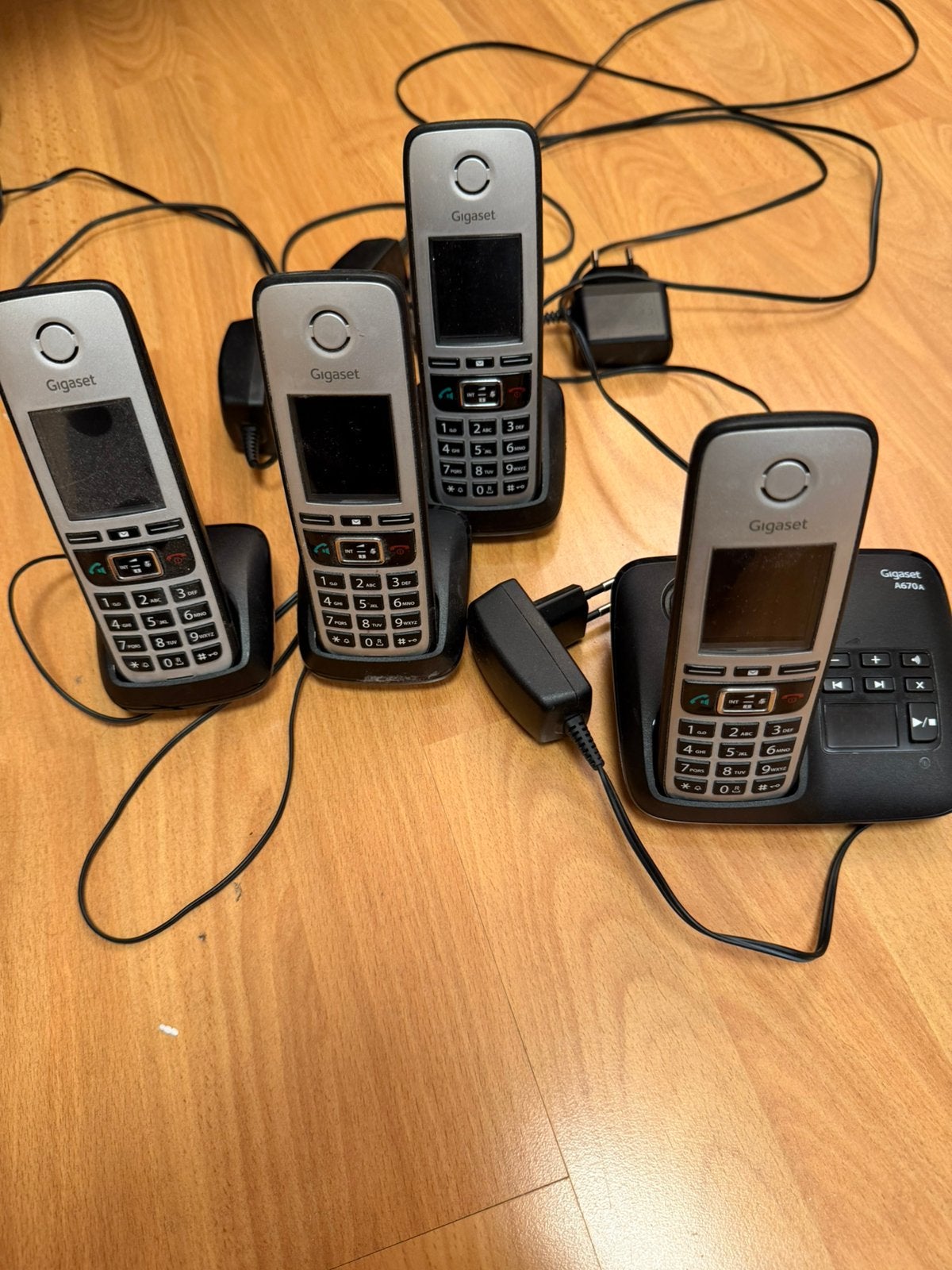 Gigaset A670A DECT telefoonset met 4 handsets, Ophalen of Verzenden, Zo goed als nieuw, 4 handsets of meer