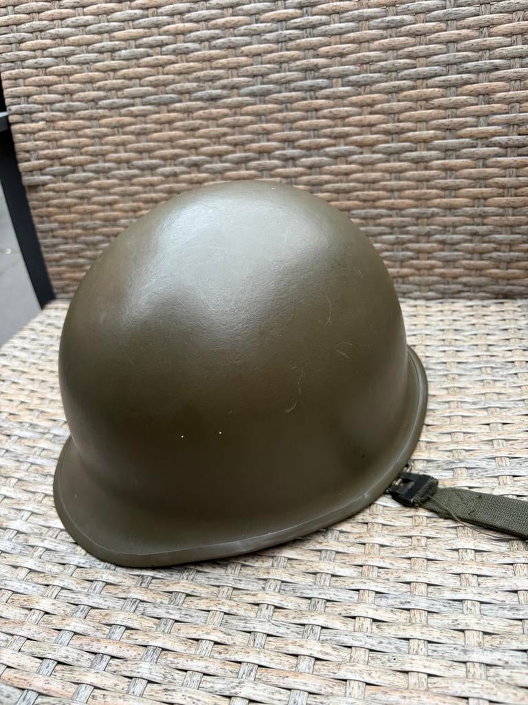 Vintage Nederlandse Legerhelm - Groen, Verzamelen, Militaria | Algemeen, Ophalen of Verzenden, Landmacht, Nederland, Helm of Baret