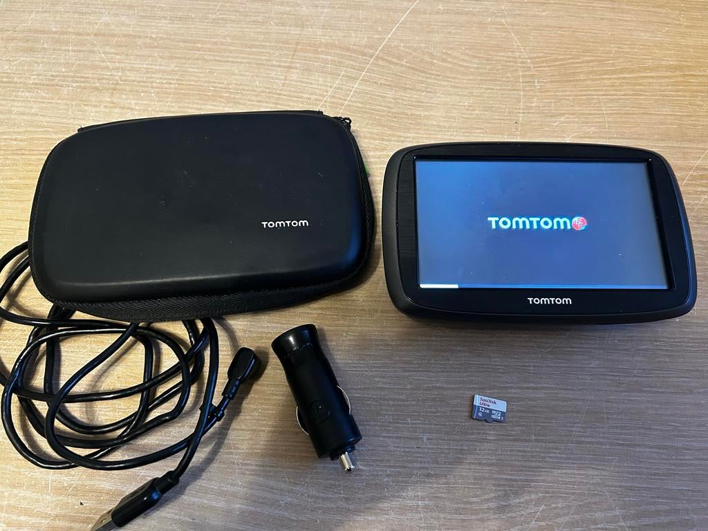 TomTom GO 50 Navigatiesysteem met accessoires, Ophalen of Verzenden, Zo goed als nieuw