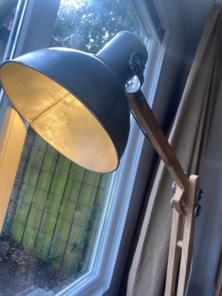 Loods 5 vloerlamp van hout en metaal, Huis en Inrichting, Lampen | Vloerlampen, Ophalen of Verzenden, Zo goed als nieuw, Hout