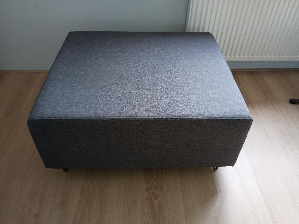Grijze poef, voor bij bankstel, Ophalen, Gebruikt, 75 tot 100 cm, Stof