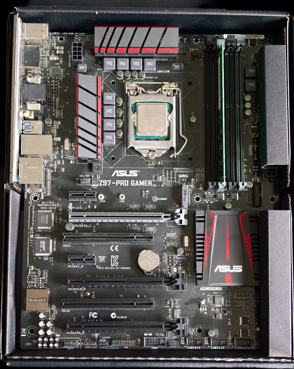 Asus Z97 Pro Gamer + i5 4690K Defect, DDR3, Ophalen of Verzenden, LGA 1150, ATX