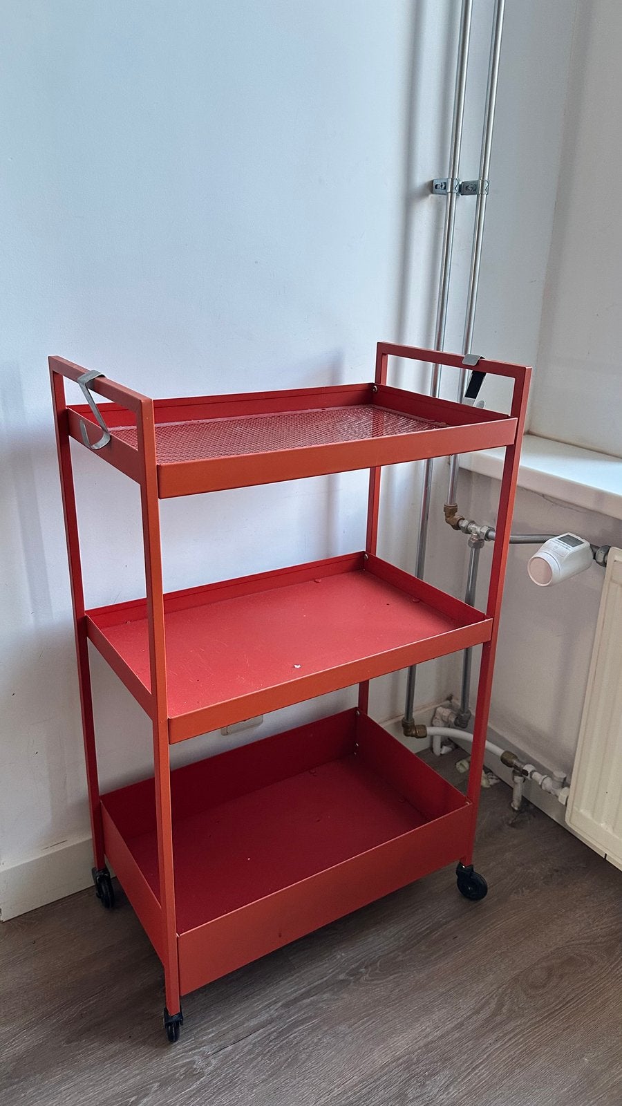 Red Metal Trolley / Storage Cart, Ophalen, Zo goed als nieuw