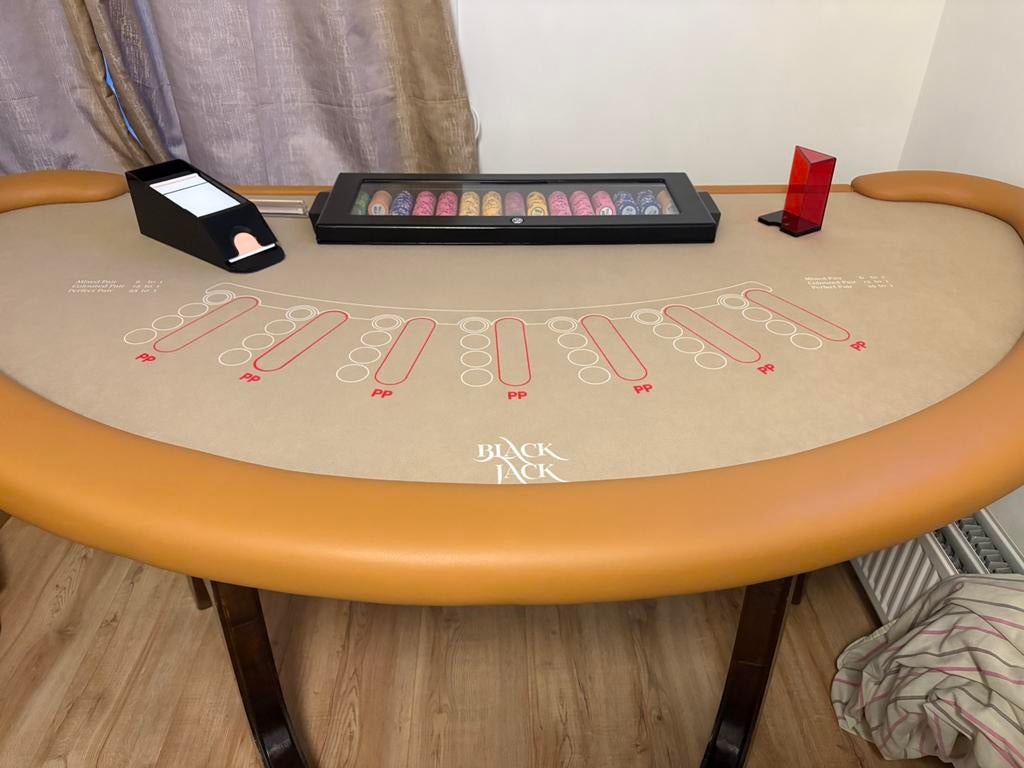 Blackjack tafel high end (Holland casino), Ophalen, Zo goed als nieuw