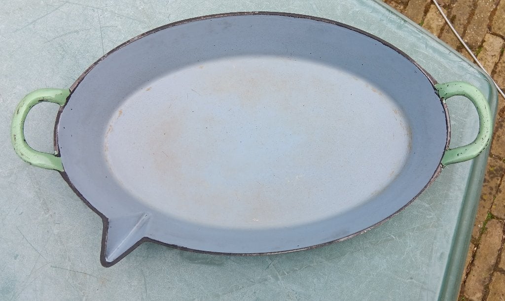 FE BELGIUM mos groen gietijzer ovenschaal 30 cm (G132), Gebruikt, Ophalen of Verzenden, Geschikt voor inductie, Overige merken