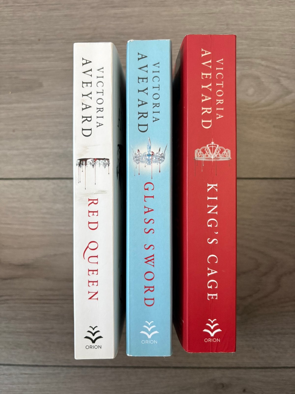 Victoria Aveyard - Red Queen - Glass Sword - King’s Cage, Ophalen of Verzenden, Zo goed als nieuw