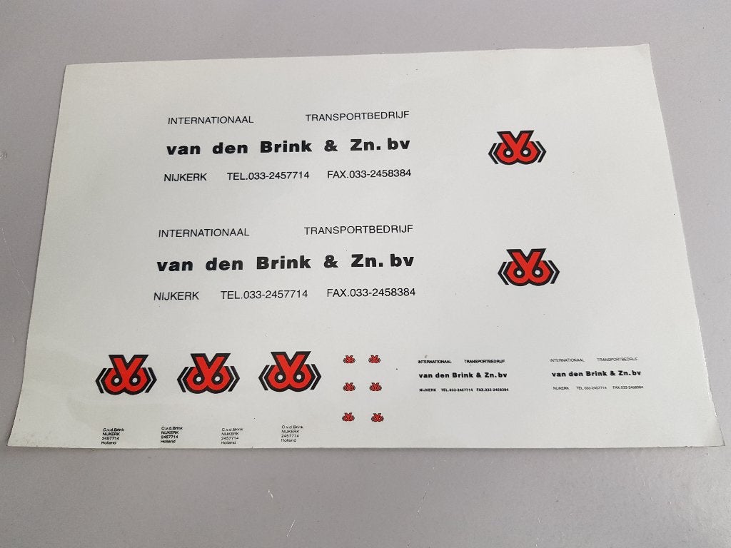 Te koop stickerset Van den Brink Nijkerk schaal 1/50, Ophalen of Verzenden, Nieuw, Bus of Vrachtwagen