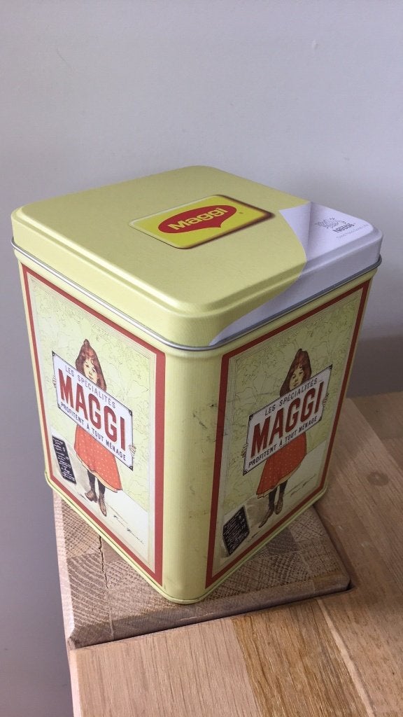 Vintage brocante Maggi Nestlé geel blikje met meisje, Ophalen of Verzenden, Gebruikt, Overige