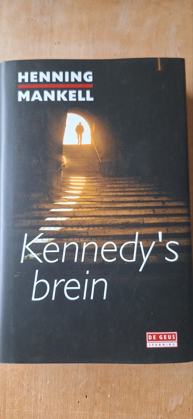 Henning Mankell - Kennedy's brein, Ophalen of Verzenden, Zo goed als nieuw, Henning Mankell