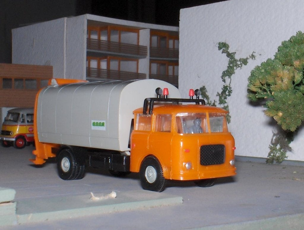 Skoda S 706 RTK vuilniswagen oranje&grijs met zwaailichtbalk, Ophalen of Verzenden, Nieuw, Bus of Vrachtwagen, Overige merken