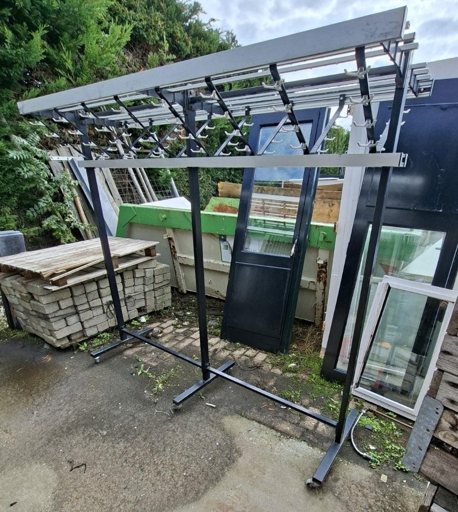 Mobiele kapstok met veel haken - Ideaal voor evenementen, Ophalen, Gebruikt, Metaal, Staande kapstok